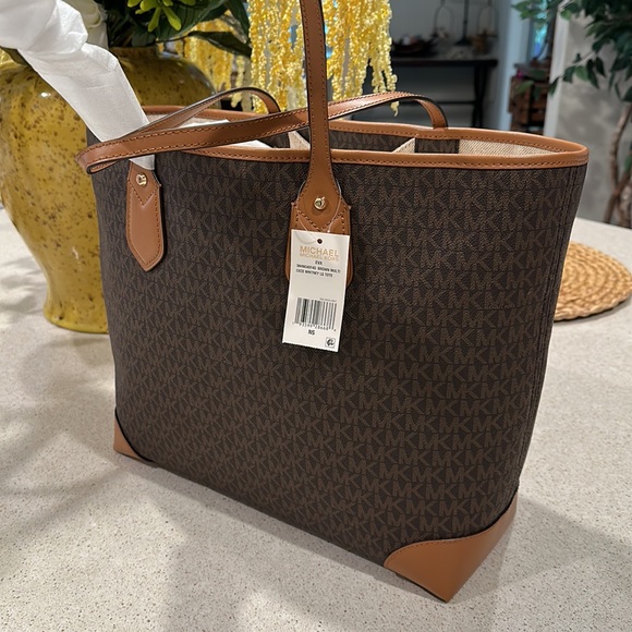 NWT Michael Kors Special Edition Large Tote - Picture 4 of 8